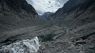 Changement climatique : plus de 12000 milliards de tonnes de glace perdues