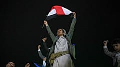 أنصار "الحوثيين" يحتفلون باستيلاء الجماعة على جزيرة "ميون" الواقعة في مضيق باب المندب صنعاء، يوم الجمعة 11 سبتمبر 2026. 