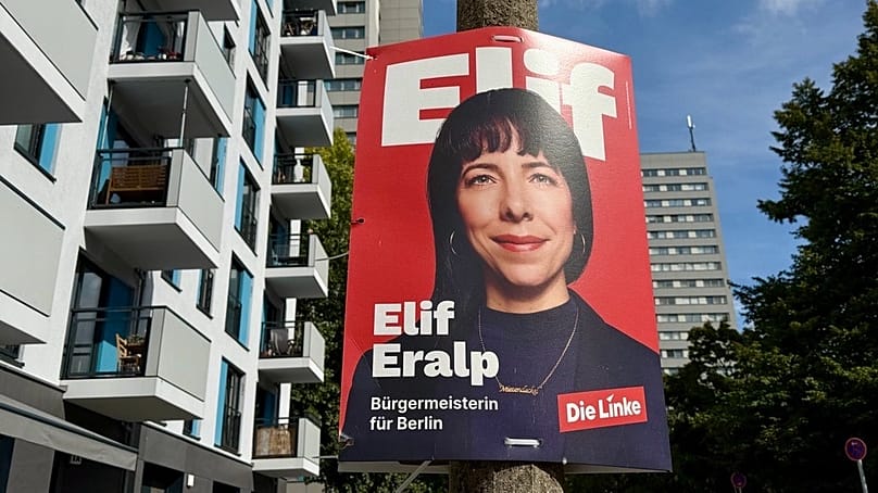 Wahlplakat der Linken-Spitzenkanditatin, Elif Eralp