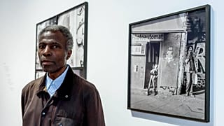 Dans les pas d’Akinbode Akinbiyi, photographe du quotidien