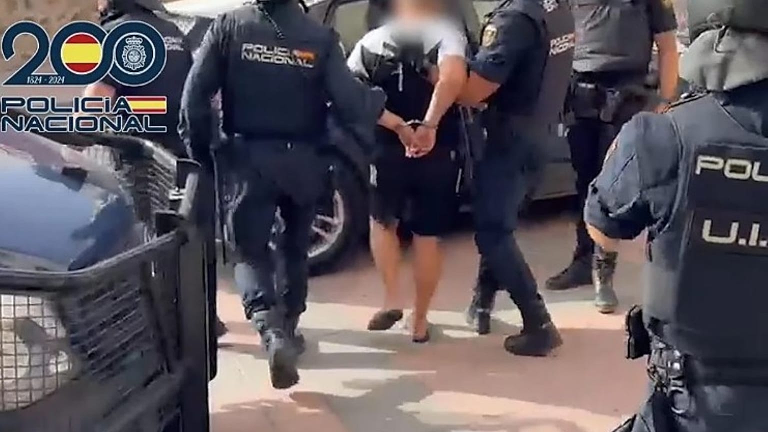 Uno de los detenidos durante el momento de su arresto en Ceuta