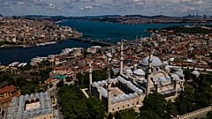 ARŞİV: İstanbul'da, koronavirüs salgını nedeniyle uygulanan dört günlük sokağa çıkma yasağının son gününde şehir manzarası 26 Mayıs Salı 2020