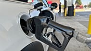 Die Preise fürs Tanken sind so hoch wie nie. Doch viele sind auf ihr Auto angewiesen.