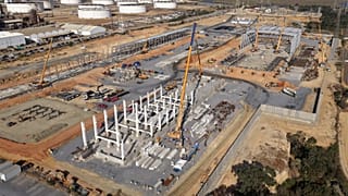 Construcción de la primera fase del Valle Andaluz del Hidrógeno Verde, de Moeve, en Palos de la Frontera, Huelva.
