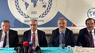 Cumhurbaşkanı Başdanışmanı Mehmet Uçum (soldan ikinci), Türkiye Basın Federasyonu'nun "Anadolu Sohbetleri" programında gazetecilerin sorularını yanıtladı. / 17 Eylül 2026