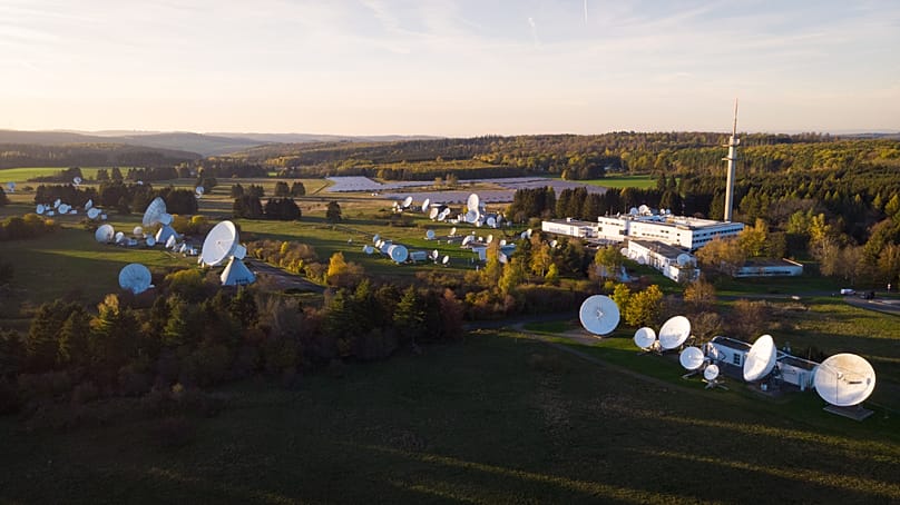 Die Erdfunkstelle Usingen ist eine Bodenstation zur Kommunikation mit Satelliten und wird von MBS betrieben.