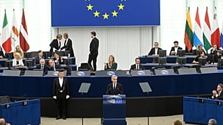 El primer ministro canadiense Mark Carney pronuncia un discurso durante una sesión solemne en el Parlamento Europeo en Estrasburgo