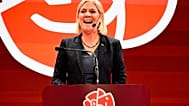 La líder del partido socialdemócrata, Magdalena Andersson, habla durante la celebración de la noche electoral organizada por el partido, el domingo 13 de septiembre de 2026