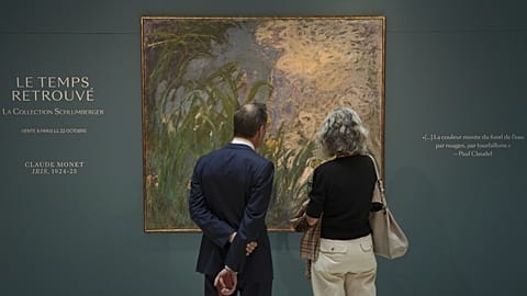 "Iris", a painting by Claude Monet, is on display at Sotheby's auction house in Paris this Thursday, 17 September 2026.