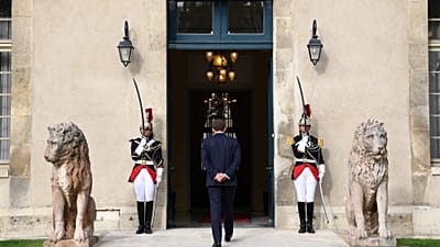 La réunion portera sur les conflits "au Moyen-Orient et en Ukraine et leurs conséquences en France sur la sécurité et l’énergie", selon l’Élysée.