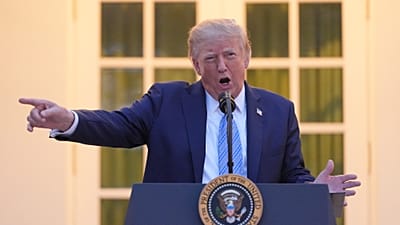 Πρόεδρος Ντόναλντ Τραμπ μιλά κατά τη διάρκεια δείπνου στον Κήπο των Ρόδων του Λευκού Οίκου, Πέμπτη 17 Σεπτεμβρίου 2026, στην Ουάσινγκτον.