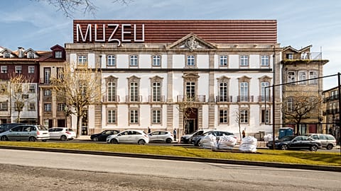 MUZEU - Contemporary Art and Thought 
