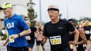 عداء (78 عاماً) يتوج بذهبية سباق 5 كم ويحطم رقمه الشخصي في ألعاب فلوريدا لكبار السن، والتي تعد أكبر مسابقة رياضية مخصصة لمن تتجاوز أعمارهم 50 عاماً.