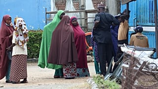 La mort de 37 mineurs en détention provoque des émeutes à Minna