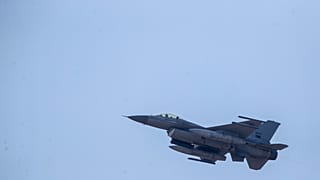Caza F-16