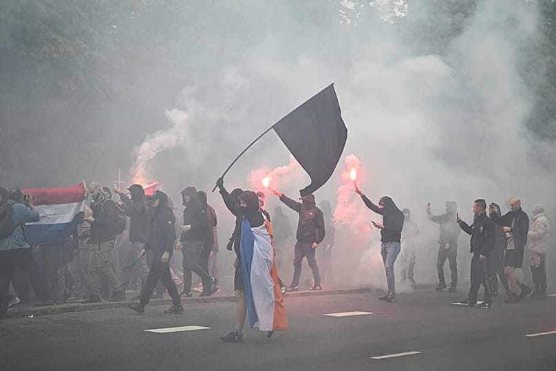 Συγκρούσεις ακροδεξιών διαδηλωτών με την αστυνομία