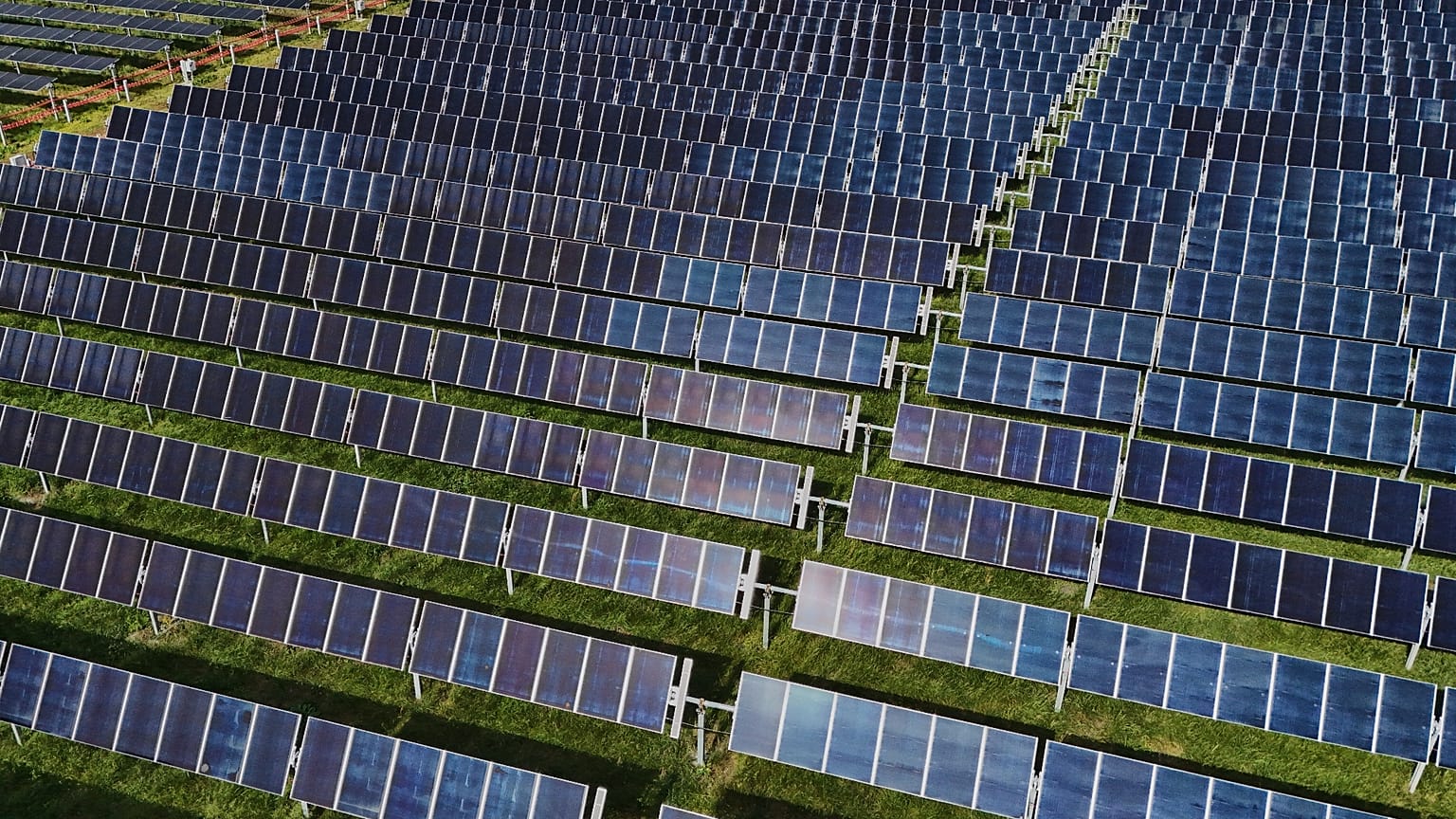 Parque solar en Estados Unidos: la transición energética es uno de los grandes desafíos actuales