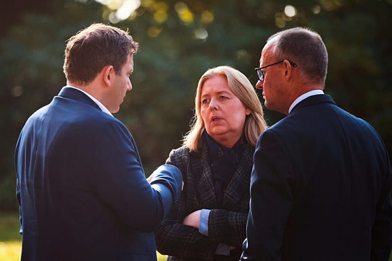 Kanzler Merz (CDU) mit Finanzminister Klingbeil und Arbeits- und Sozialministerin Bas (beide SPD)