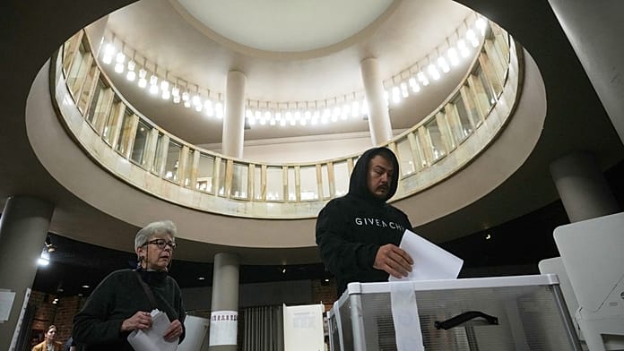 Russians vote in final day of parliamentary elections