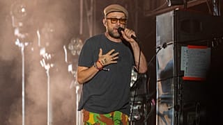 Damon Albarn holds up Palestinian flag as Gorillaz kick off US tour: “Don’t ever be neutral” 