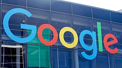 ZDJĘCIE ARCHIWALNE – Szyld Google na budynku na kampusie firmy w Mountain View w Kalifornii, 24 września 2019 r. (AP Photo/Jeff Chiu, File)