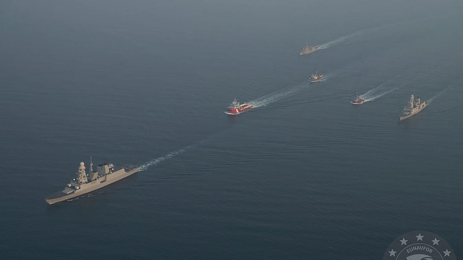 Navi da guerra in servizio nella missione Aspides dell'UE in navigazinoe nel Mar Rosso nel 2024
