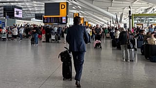 Terminal 5 lotniska Heathrow w Londynie po odwołaniu lotów z powodu awarii brytyjskiego systemu kontroli ruchu lotniczego, 8 września 2026 r.