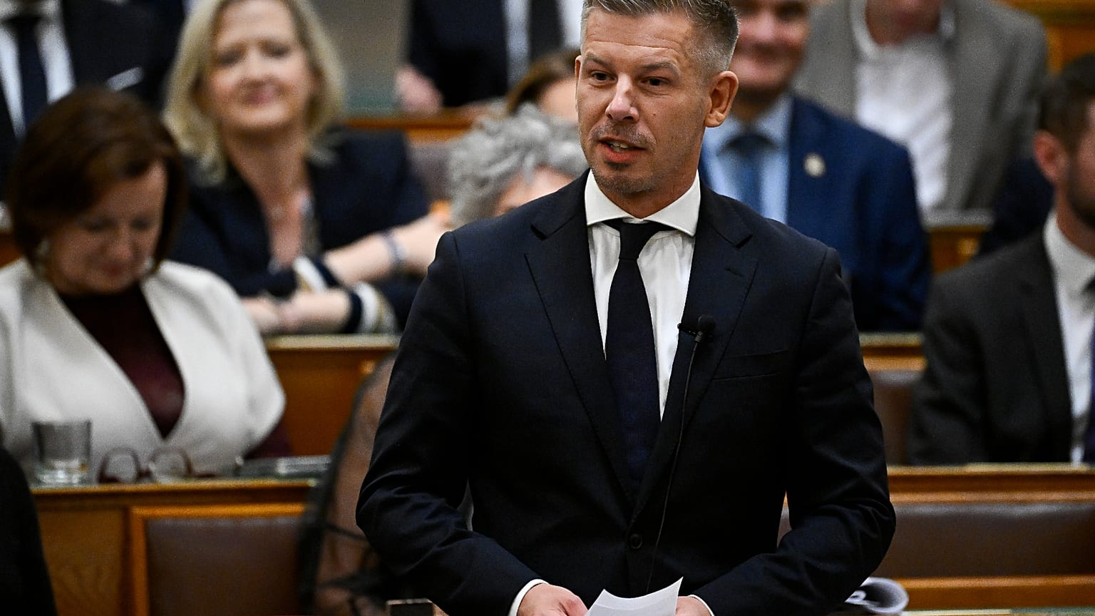 Magyar Péter miniszterelnök napirend előtt szólal fel az Országgyűlés plenáris ülésén 2026. szeptember 21-én.