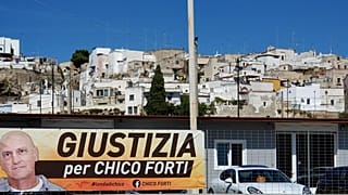 Banner a sostegno della liberazione di Chico Forti a Massafra (TA)