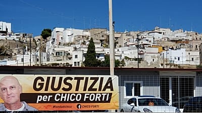 Banner a sostegno della liberazione di Chico Forti a Massafra (TA)