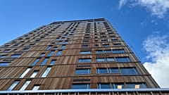 Der norwegische Rekordbau Mjøstårnet mit 85,4 Metern Höhe, errichtet komplett aus Brettschichtholz.