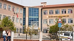 Профессионально-техническое училище в районе Тургутлу, провинция Маниса,Турция. 22 сентября 2026 года. 