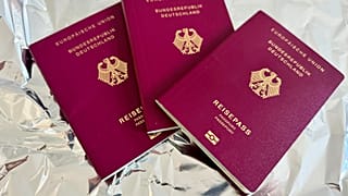 Reisepässe in Alufolie? 