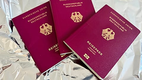 Passports wrapped in aluminium foil?
