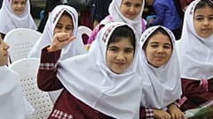 دختران دانش‌آموز در ایران