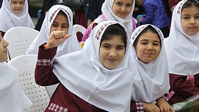 دختران دانش‌آموز در ایران