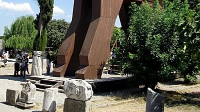 Αρχείο - Αντίγραφο του Δούρειου Ίππου στην είσοδο του αρχαιολογικού χώρου της πόλης στη σημερινή Τουρκία