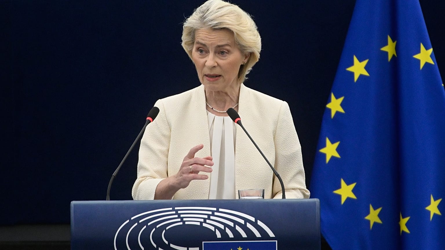 Photo d'archives — La présidente de la Commission européenne Ursula von der Leyen prononce le discours sur l'état de l'Union à Strasbourg, le 16 septembre 2026.