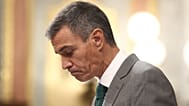 Pedro Sánchez se dirige a los parlamentarios sobre la situación en Ceuta durante una sesión del Parlamento en Madrid, el jueves 3 de septiembre de 2026.