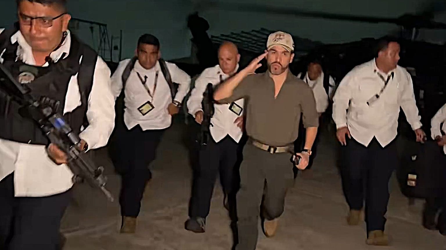 El presidente Abelardo de la Espriella a su llegada a Santa Marta, en Colombia, el 22 de septiembre de 2026.