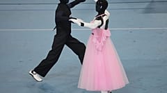 Robôs humanoides competem na dança durante os Jogos Mundiais de Robôs Humanoides, em Pequim, terça-feira, 25 de agosto de 2026.