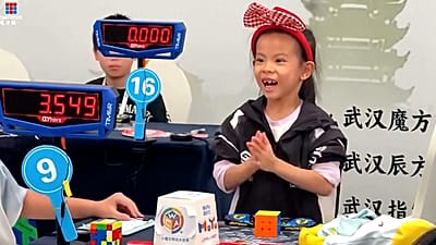 Une Chinoise de 6 ans bat deux fois en trois jours le record du monde de Rubik's Cube