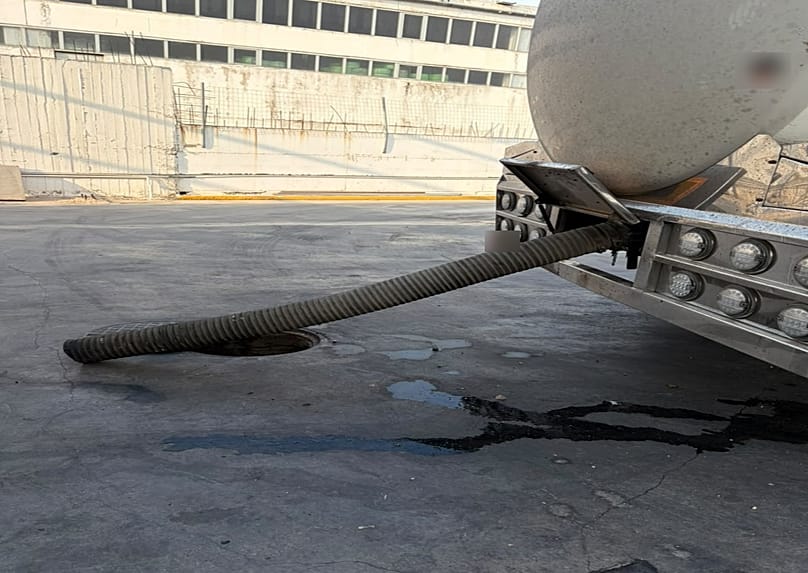 Απορρίψεις επικίνδυνων βιομηχανικών αποβλήτων στον Κηφισό από βυτιοφόρο