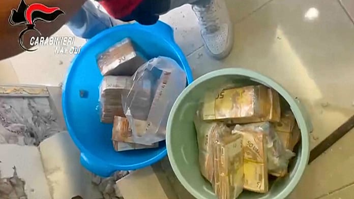 €3.2 million cash seized in anti-mafia raid near Naples