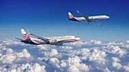 Archivbild: Zwei Boeing-737-MAX-Maschinen mit Lackierung von Aviation Capital Group im Flug. (Foto: Business Wire) / AP