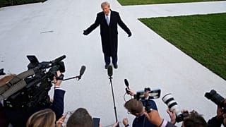 It is the second time a Trump administration has attempted to ban reporters from the White House.