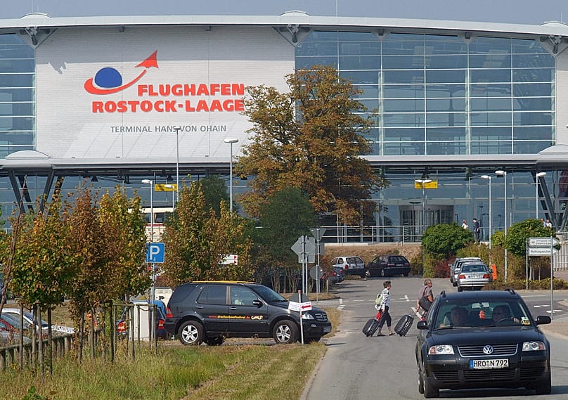 Blick auf den Flughafen Rostock-Laage am Freitag, 9. Sep. 2005.