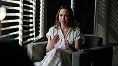 Líder da oposição venezuelana, María Corina Machado fala numa entrevista à Associated Press na Cidade do Panamá, em 24 de maio de 2026.