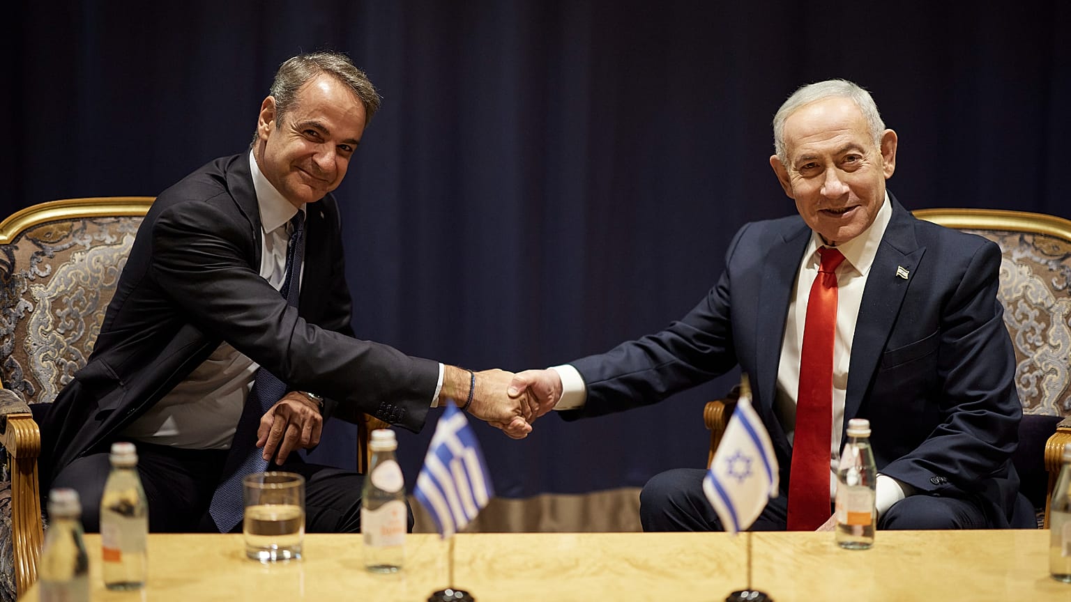 Ο Πρωθυπουργός Κυριάκος Μητσοτάκης συναντάται με τον Πρωθυπουργό του Ισραήλ Μπενιαμίν Νετανιάχου στη Νέα Υόρκη, στο περιθώριο της 81ης Γενικής Συνέλευσης του ΟΗΕ, ΗΠΑ, 