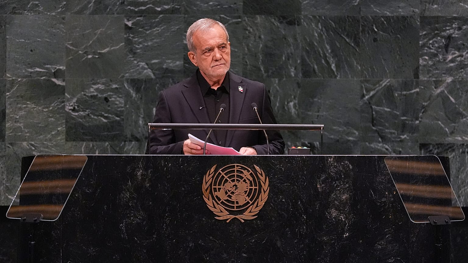 الرئيس الإيراني مسعود بيزشكيان يتحدث خلال الدورة الحادية والثمانين للجمعية العامة للأمم المتحدة في مقر الأمم المتحدة، الأربعاء 23 سبتمبر 2026. 